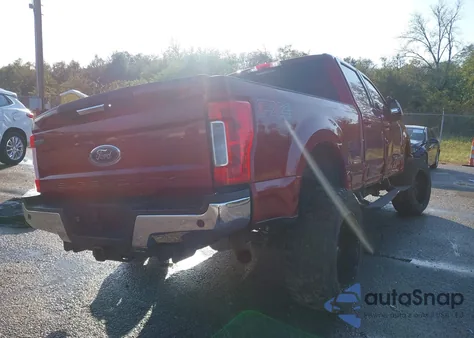 2017 Ford F-250 Lariat z USA, uszkodzony, nr VIN 1FT7W2BT2HEB88437